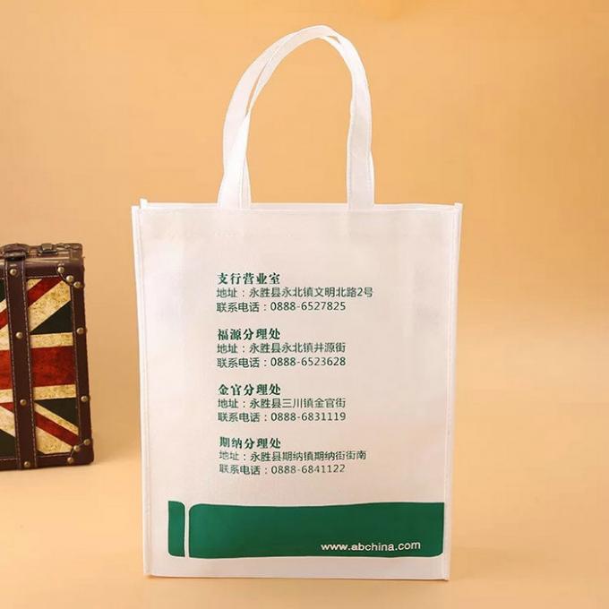 Non sacs blancs et verts de textile tissé avec le logo imprimé sur la surface